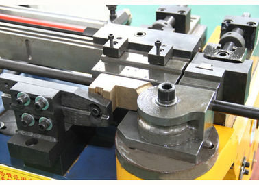 Máquina de dobra da tubulação do metal do CNC do aço carbono do metal, dobrador hidráulico do tubo