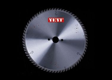 A circular industrial do TCT viu a lâmina cortando perfis do aço e do ferro 300mm x 96T