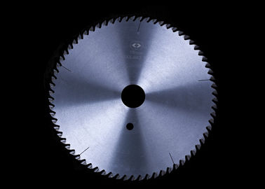 Um woodworking profissional de 14 polegadas considerou a espessura da circular 5mm das lâminas